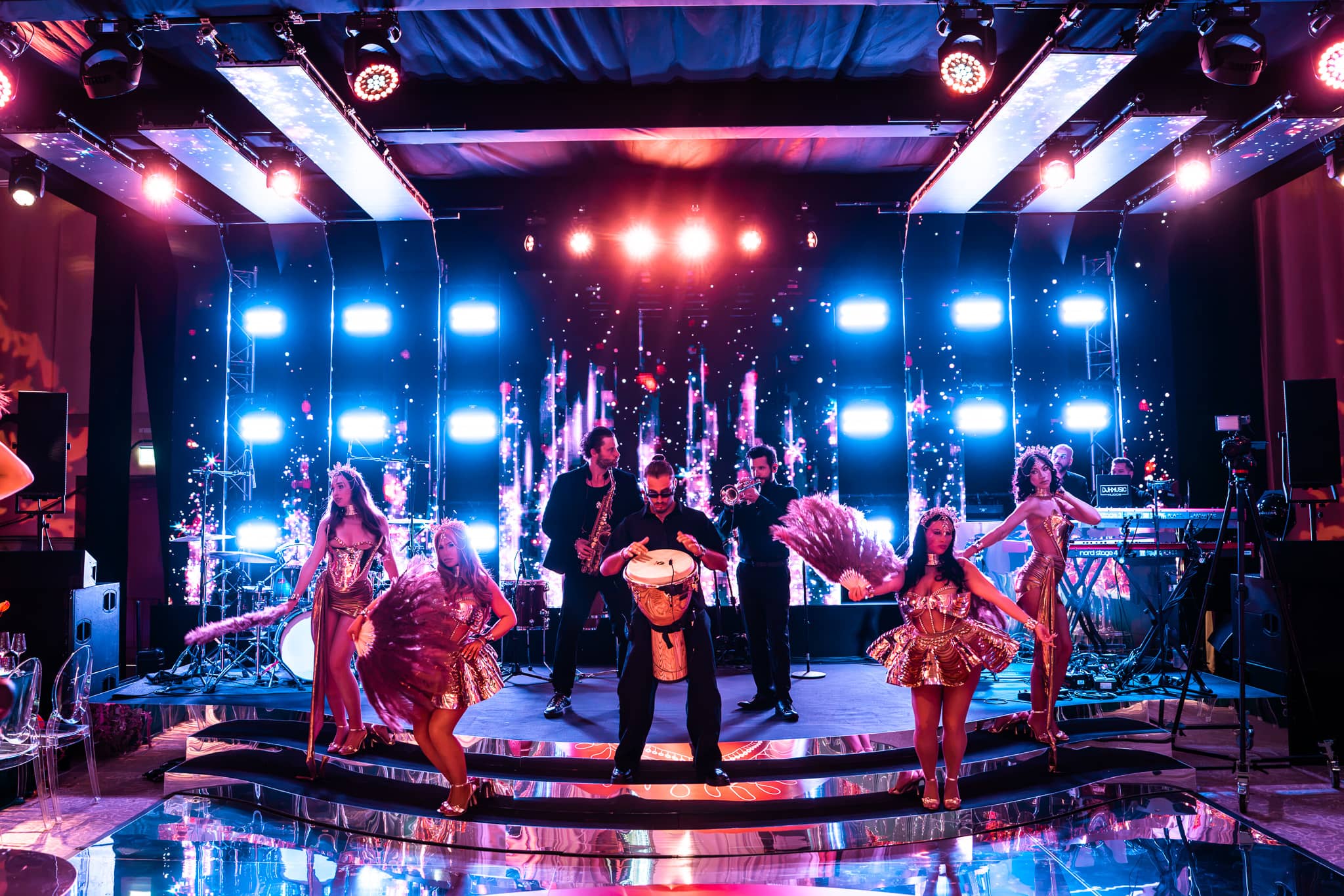 Tatton Park wedding in the Tenants' Hall, Your Dream Band performing under the LED canopy, produced by Kudos AV